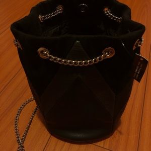 Express bucket bag